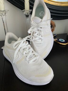lululemon athletica White Women's Mesh Running Shoes with Cream Accents